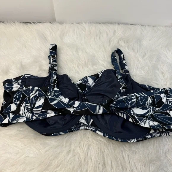 Miraclesuit SILVER GRAY Surplice Underwire Bikini Swim Top - Picture 4 of 7